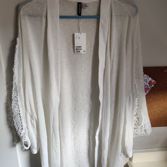 H&M Kimono - Picture 1 of 4